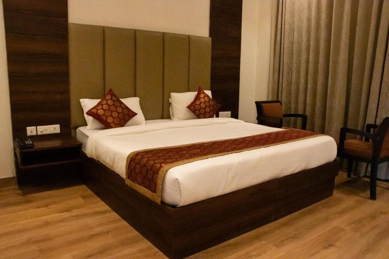 Sourav Park Inn Agra  Ngoại thất bức ảnh