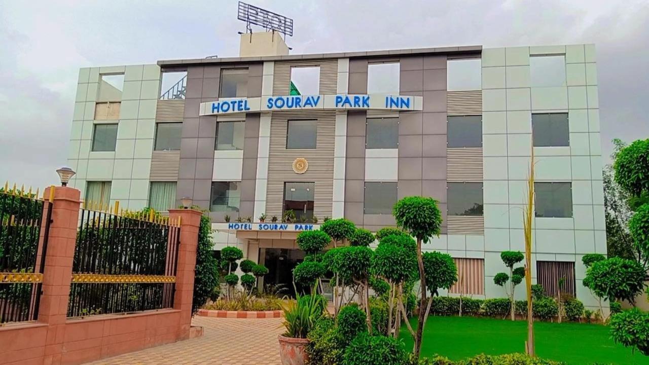 Sourav Park Inn Agra  Ngoại thất bức ảnh